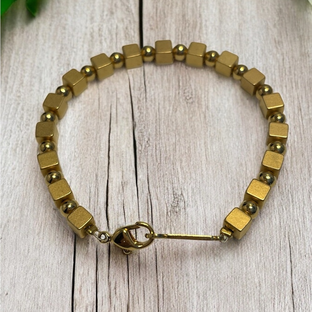 Napier Brushed Gold Tone Square & Round Beaded Bracelet 7-3/4”